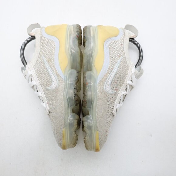 Nike Air Vapormax Flyknit 2021 Women's Size 7 White Pure Platinum DC4112-100 - Picture 8 of 10